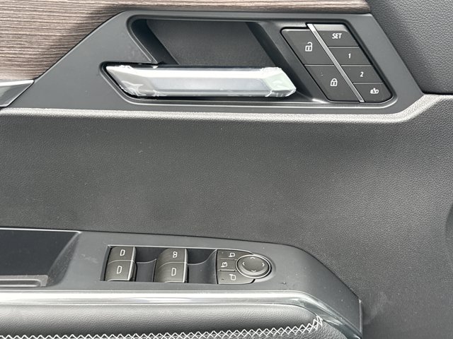 New 2026 GMC Acadia Denali w/ Super Cruise Package FWD image 19