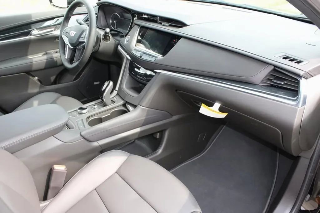 New 2025 Cadillac XT5 Premium Luxury AWD/4WD image 19