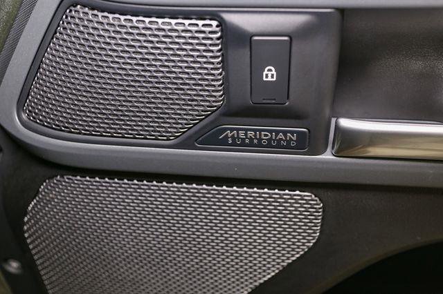 Used 2023 Land Rover Defender 110 X-Dynamic SE image 23