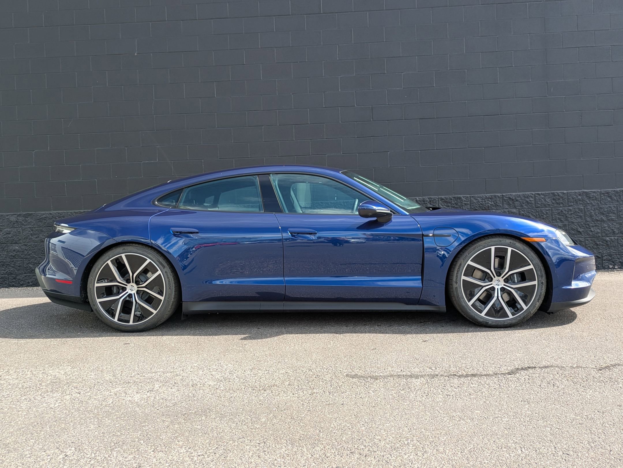 New 2025 Porsche Taycan image 8