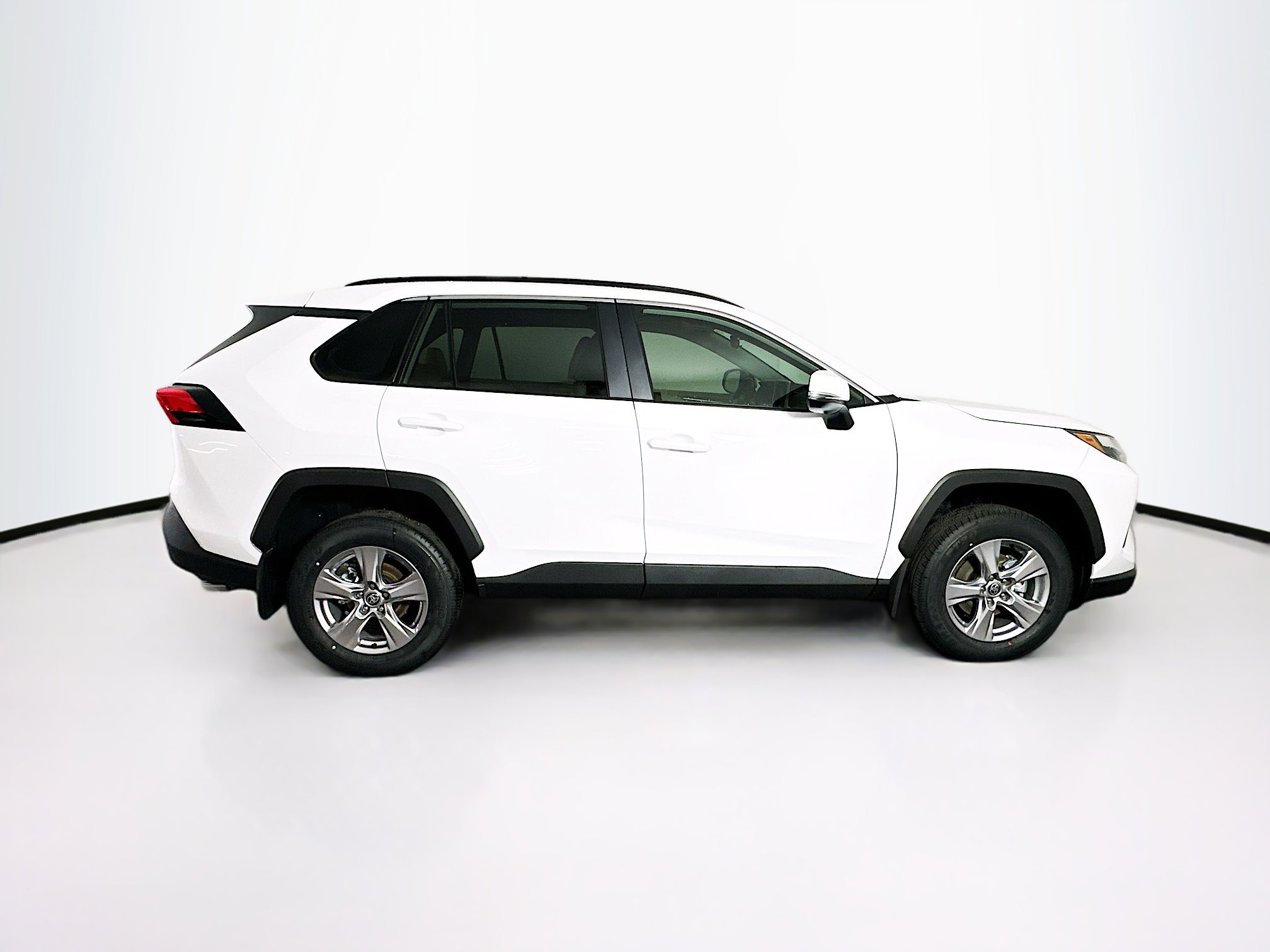 Used 2025 Toyota RAV4 XLE w/ Convenience Package image 10