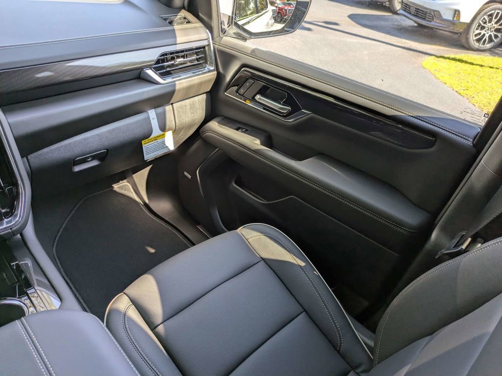 New 2026 GMC Yukon Elevation AWD/4WD image 18
