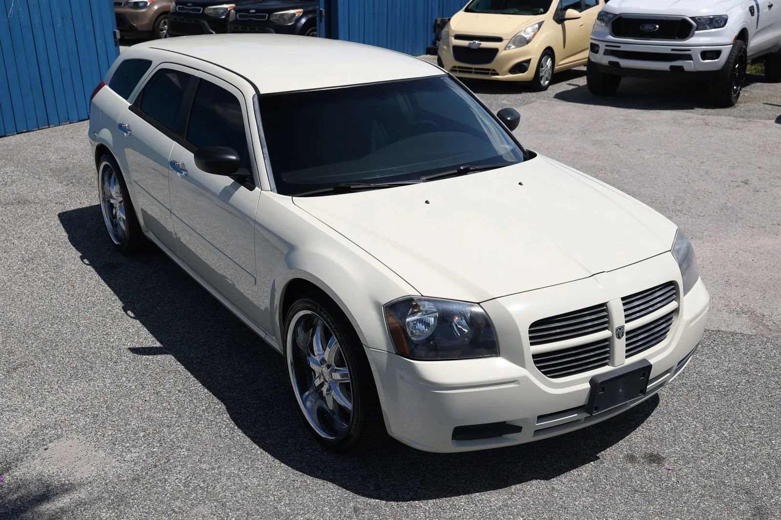 Used 2005 Dodge Magnum SE RWD image 9