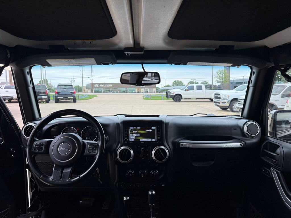 Used 2017 Jeep Wrangler Unlimited Sahara w/ Mopar Chrome Edition Group AWD/4WD image 19