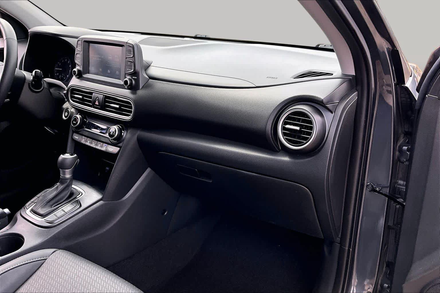 Used 2020 Hyundai Kona Limited FWD image 19