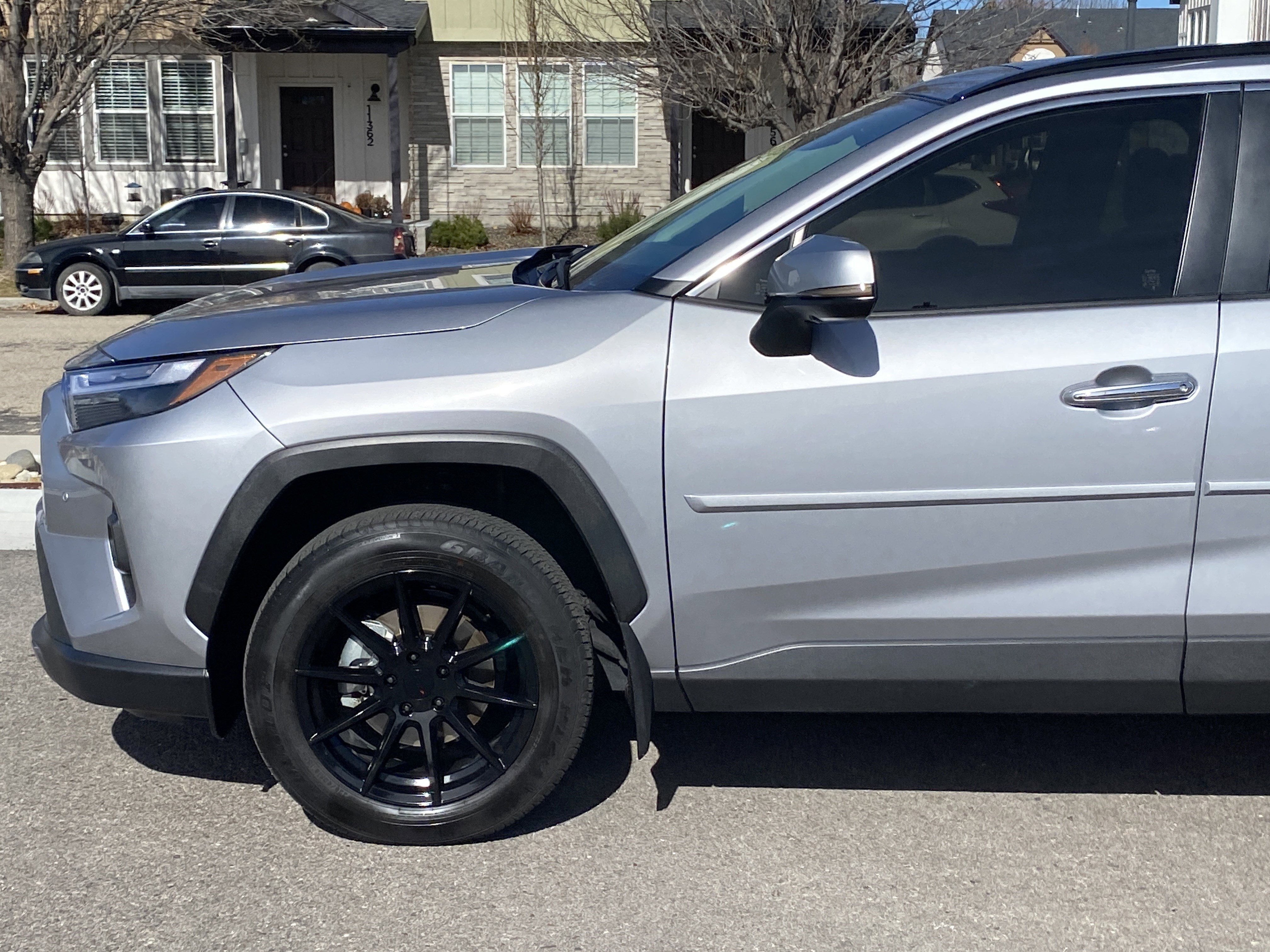 Used 2022 Toyota RAV4 Limited image 2