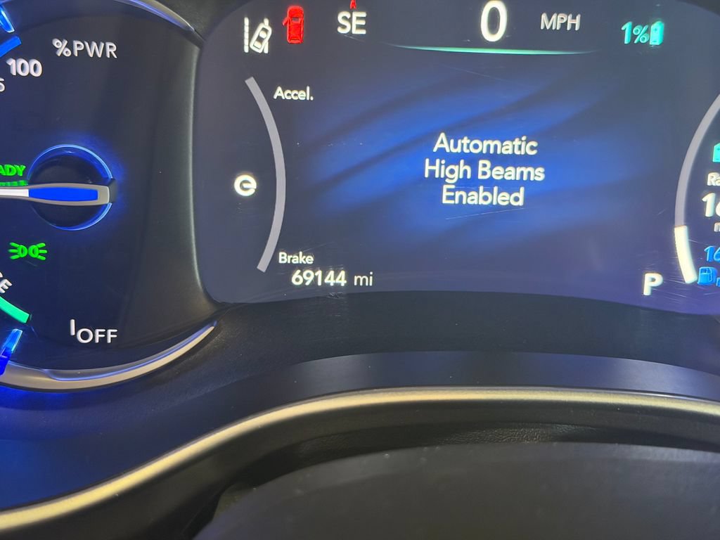 Used 2023 Chrysler Pacifica Touring-L FWD image 18