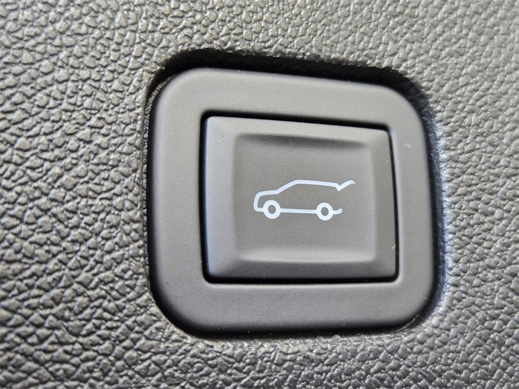 Used 2025 Cadillac XT6 Premium Luxury image 23