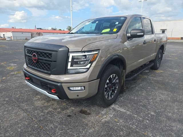 Used 2023 Nissan Titan PRO-4X w/ Pro-4x Convenience Package AWD/4WD image 3