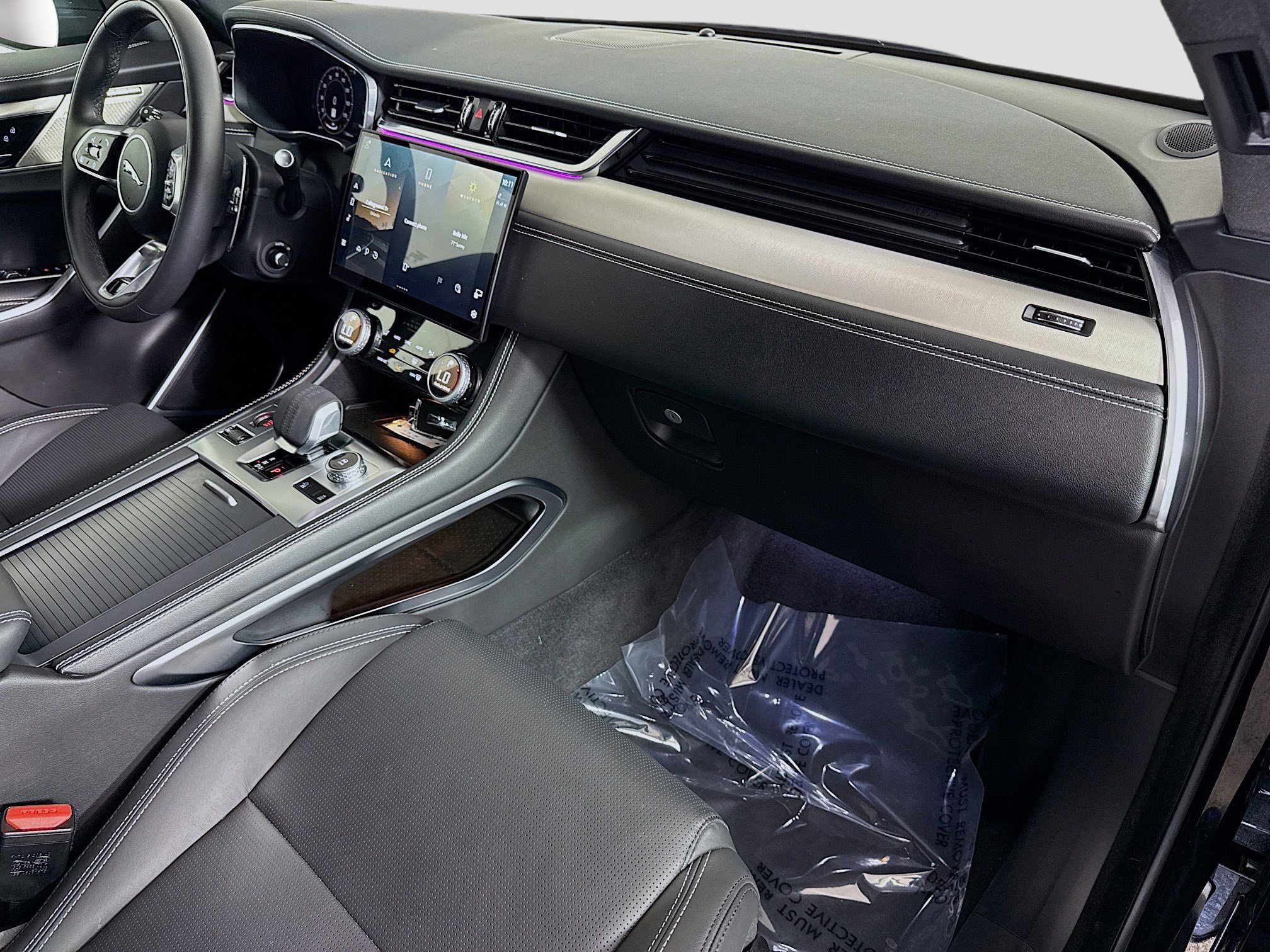 Used 2025 Jaguar F-PACE R-Dynamic S image 30