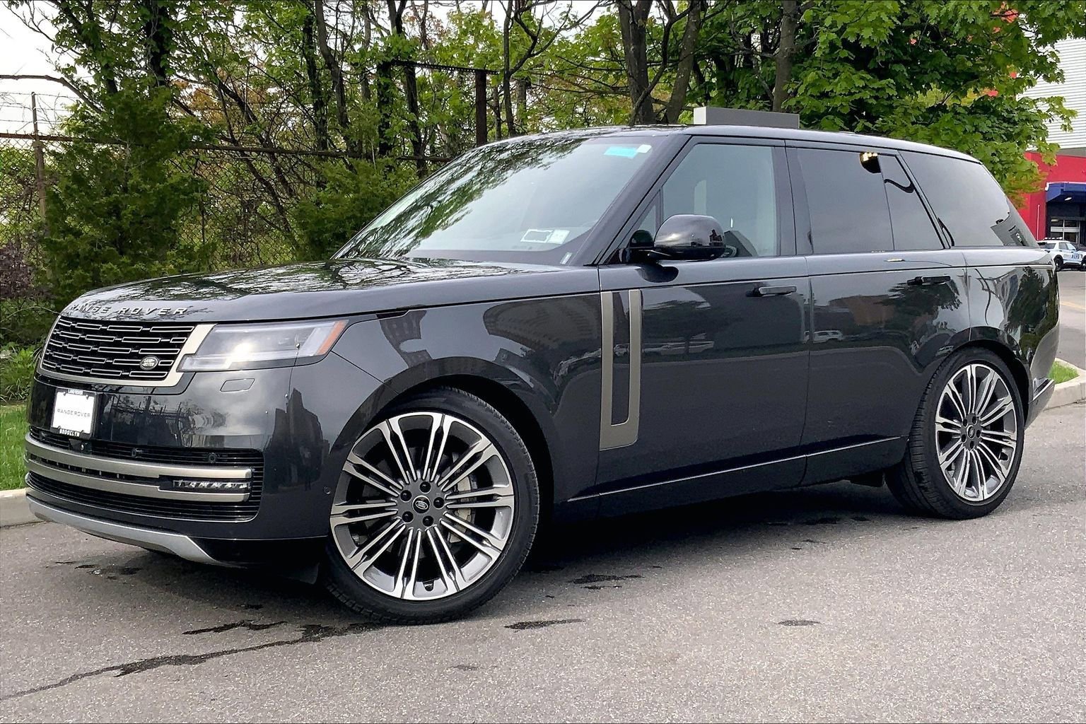 Used 2024 Land Rover Range Rover SE AWD/4WD image 1