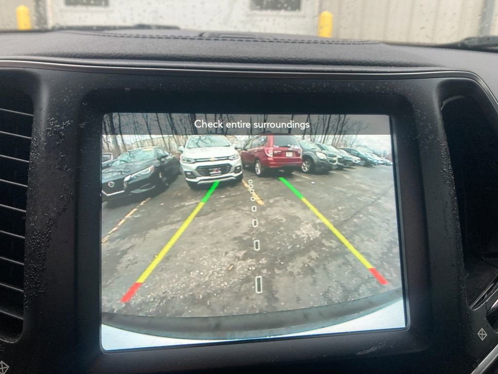 Used 2021 Jeep Cherokee Latitude Lux w/ Comfort/Convenience Group image 24