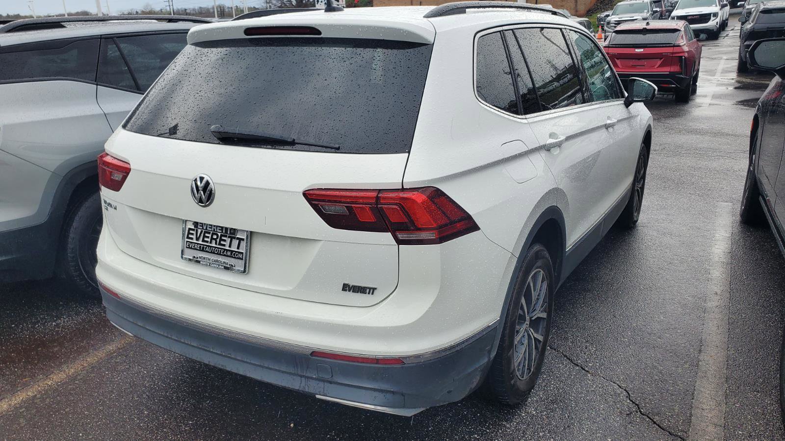 Used 2021 Volkswagen Tiguan SE image 9
