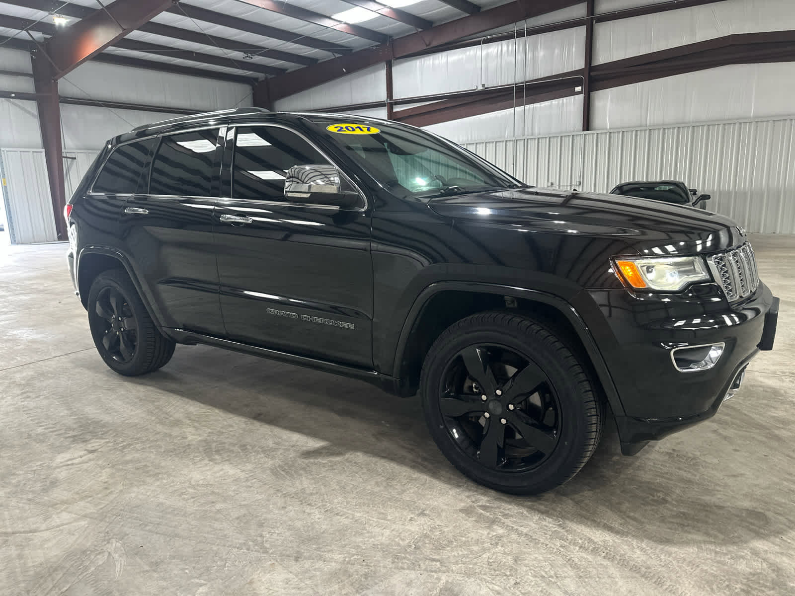 Used 2017 Jeep Grand Cherokee Overland AWD/4WD image 7
