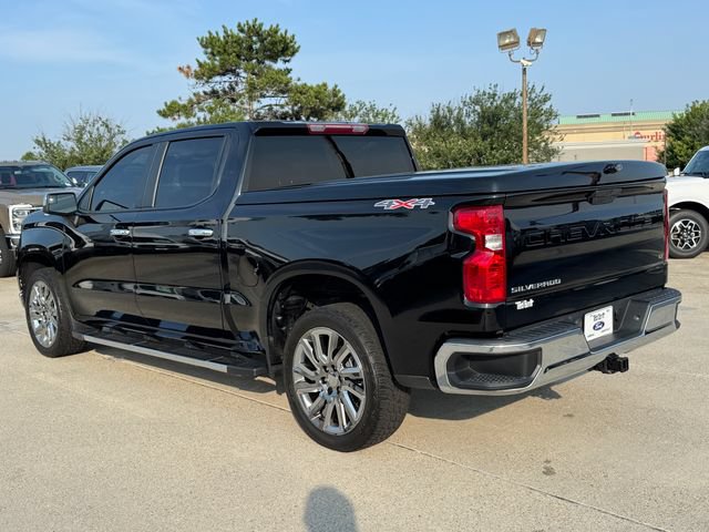 Used 2022 Chevrolet Silverado 1500 LT AWD/4WD image 11