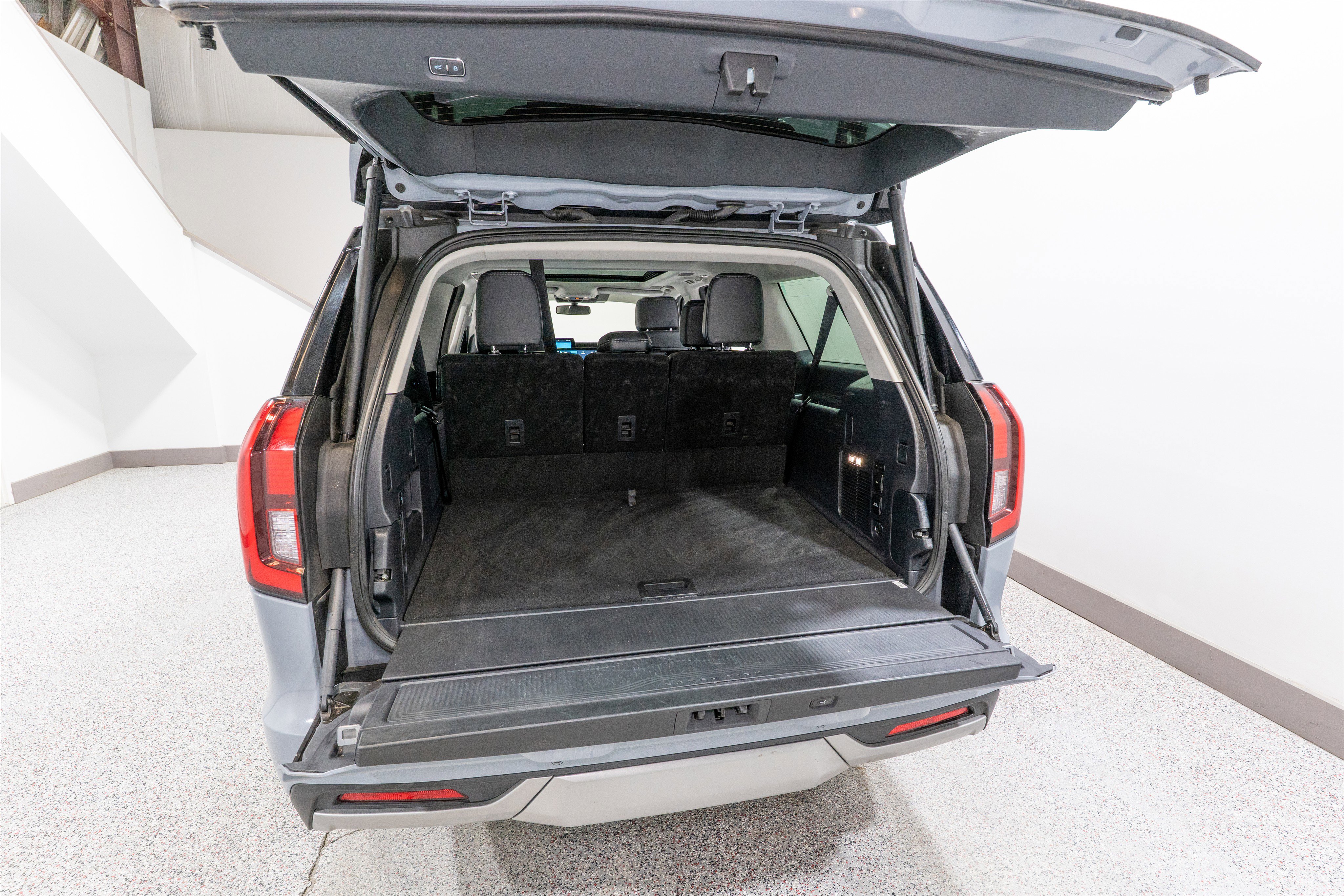 Used 2025 Ford Expedition Max Platinum w/ Driver's Package image 31