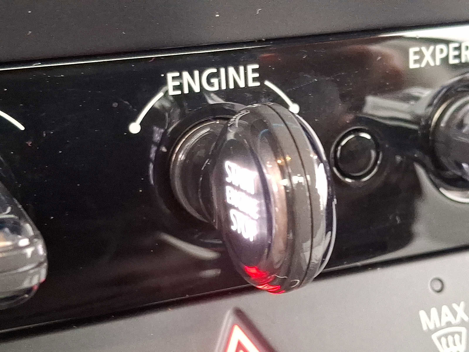 Used 2025 MINI Cooper 2-Door Hardtop image 24