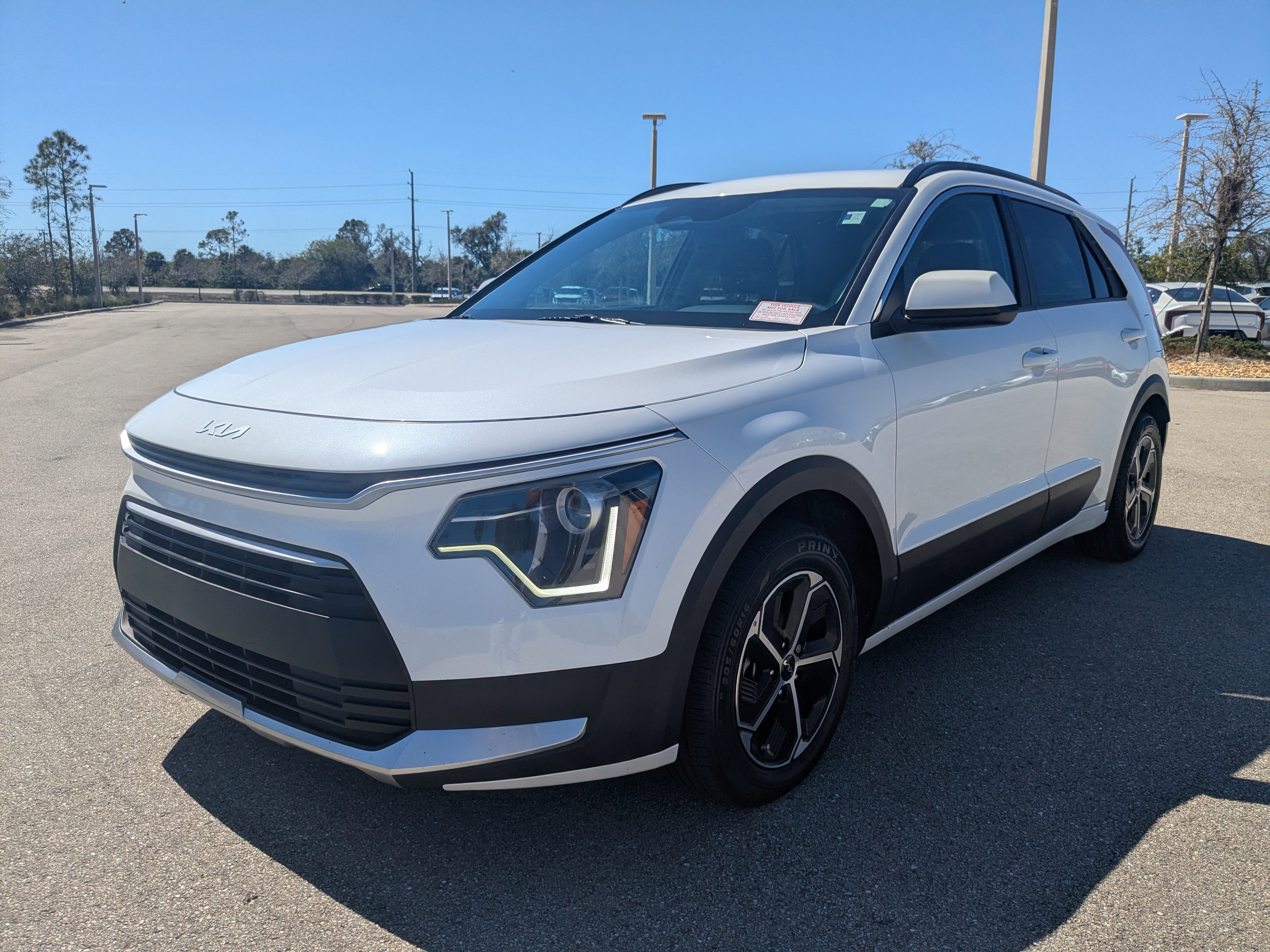 Certified 2024 Kia Niro LX image 9