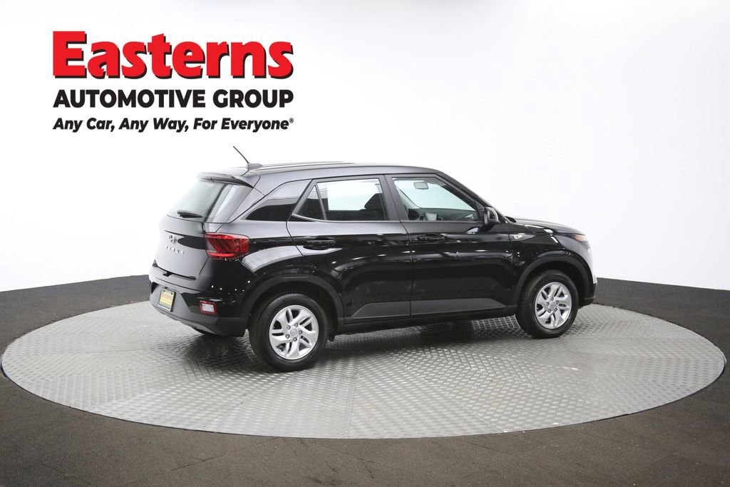 Used 2025 Hyundai Venue SE image 42