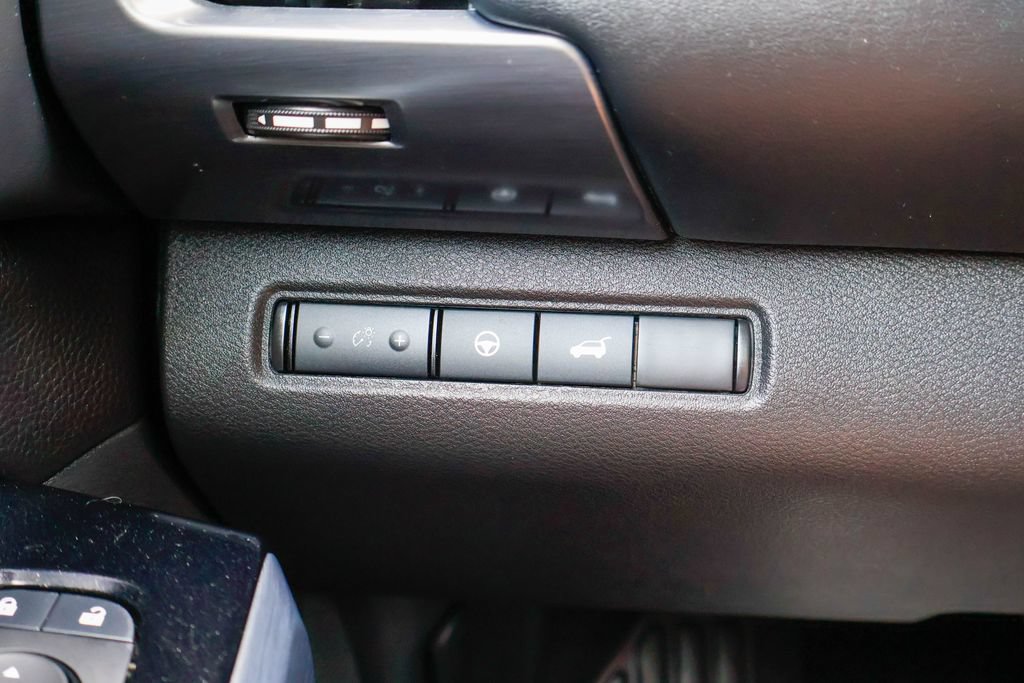 Used 2024 Nissan Pathfinder SL w/ SL Premium Package FWD image 20