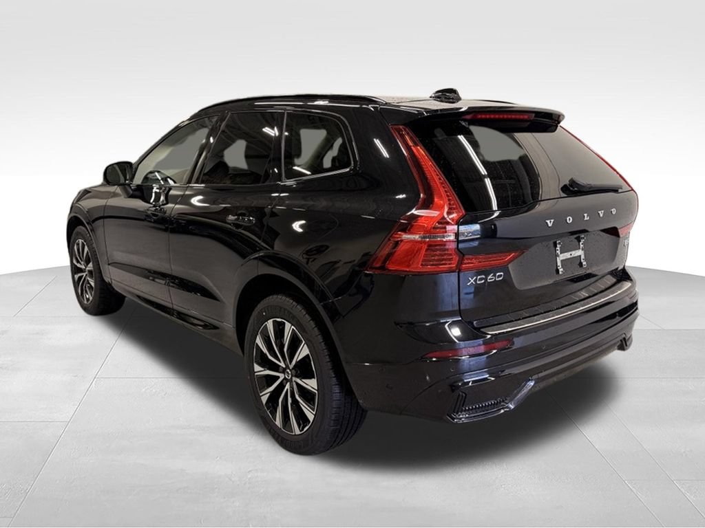 Used 2023 Volvo XC60 B5 Plus w/ Protection Package Premier AWD/4WD image 3