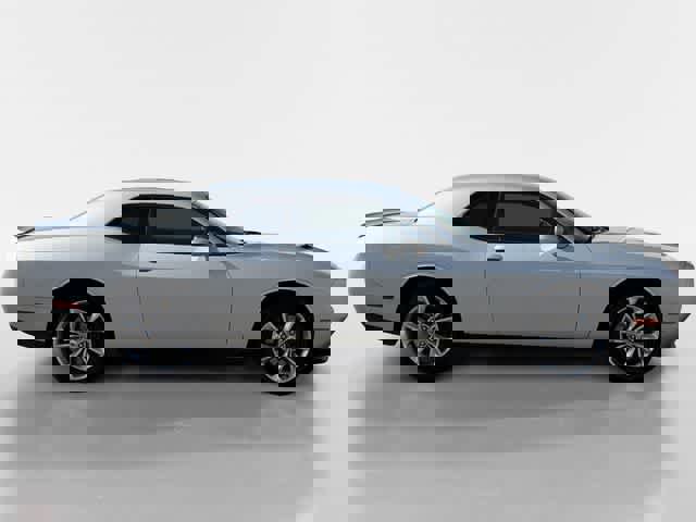 Used 2021 Dodge Challenger SXT image 6