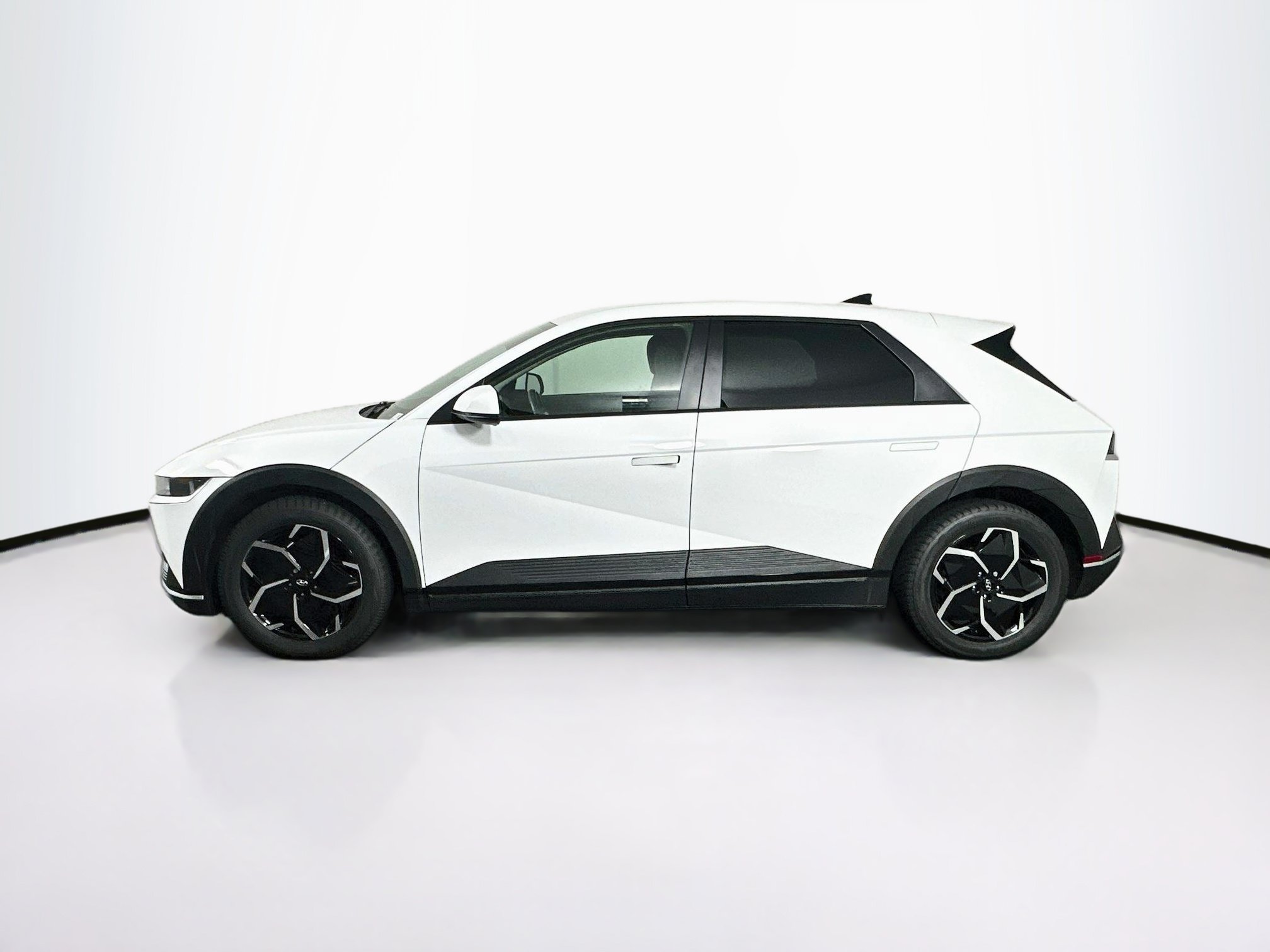 Used 2024 Hyundai Ioniq 5 SEL RWD image 4
