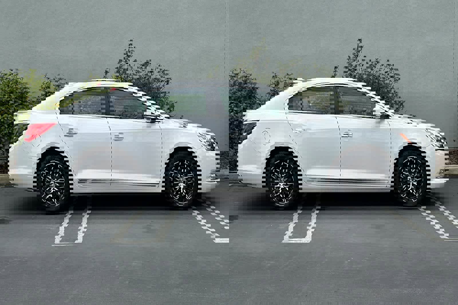 Used 2015 Buick LaCrosse Premium w/ Driver Confidence Package #1 image 6