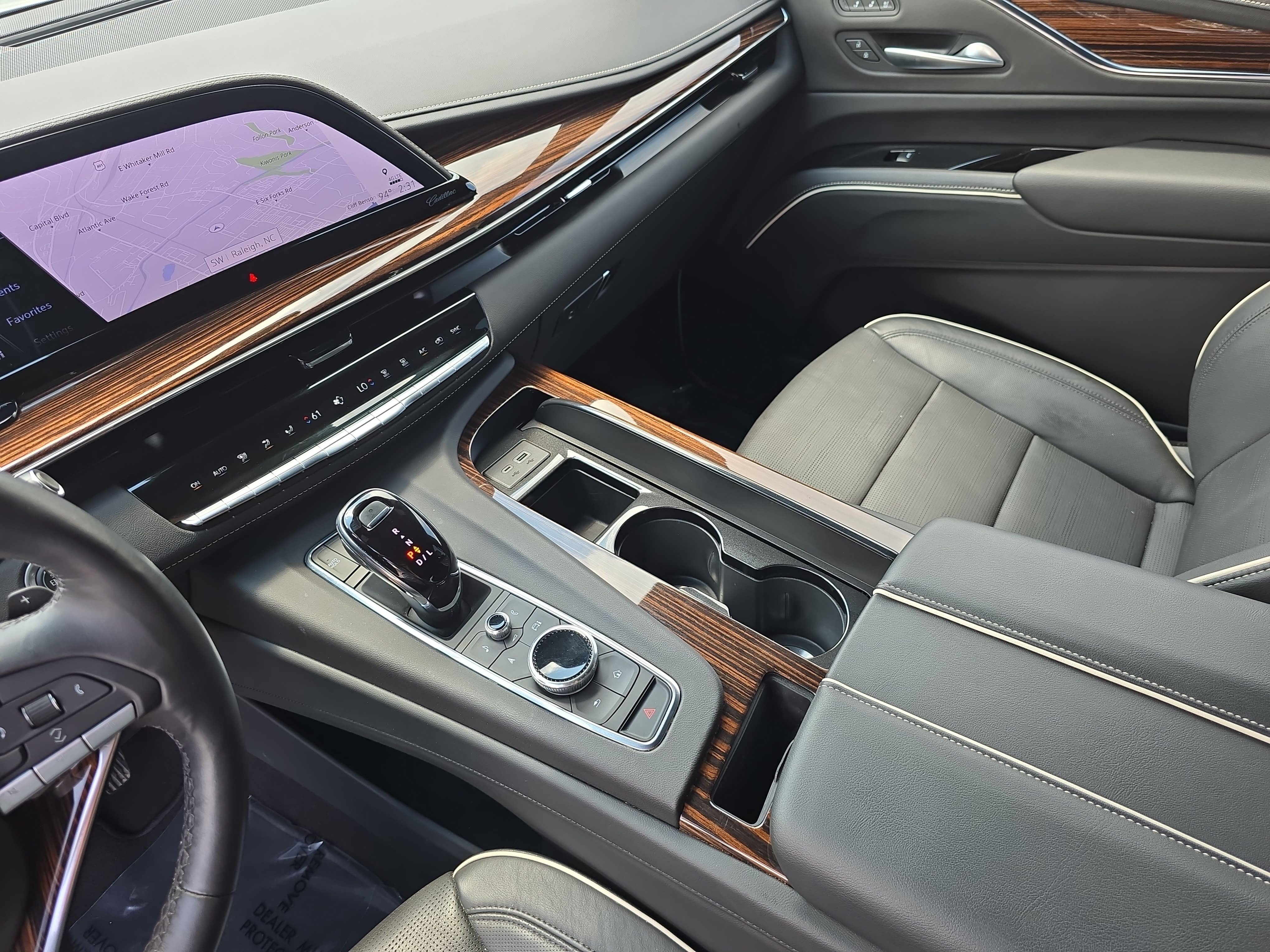 Certified 2023 Cadillac Escalade Premium Luxury w/ Performance Package AWD/4WD image 26