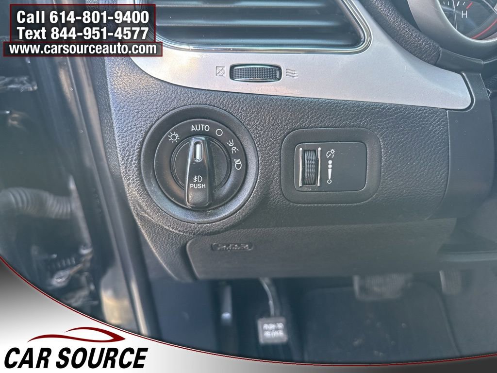 Used 2019 Dodge Journey SE w/ Blacktop Package image 14