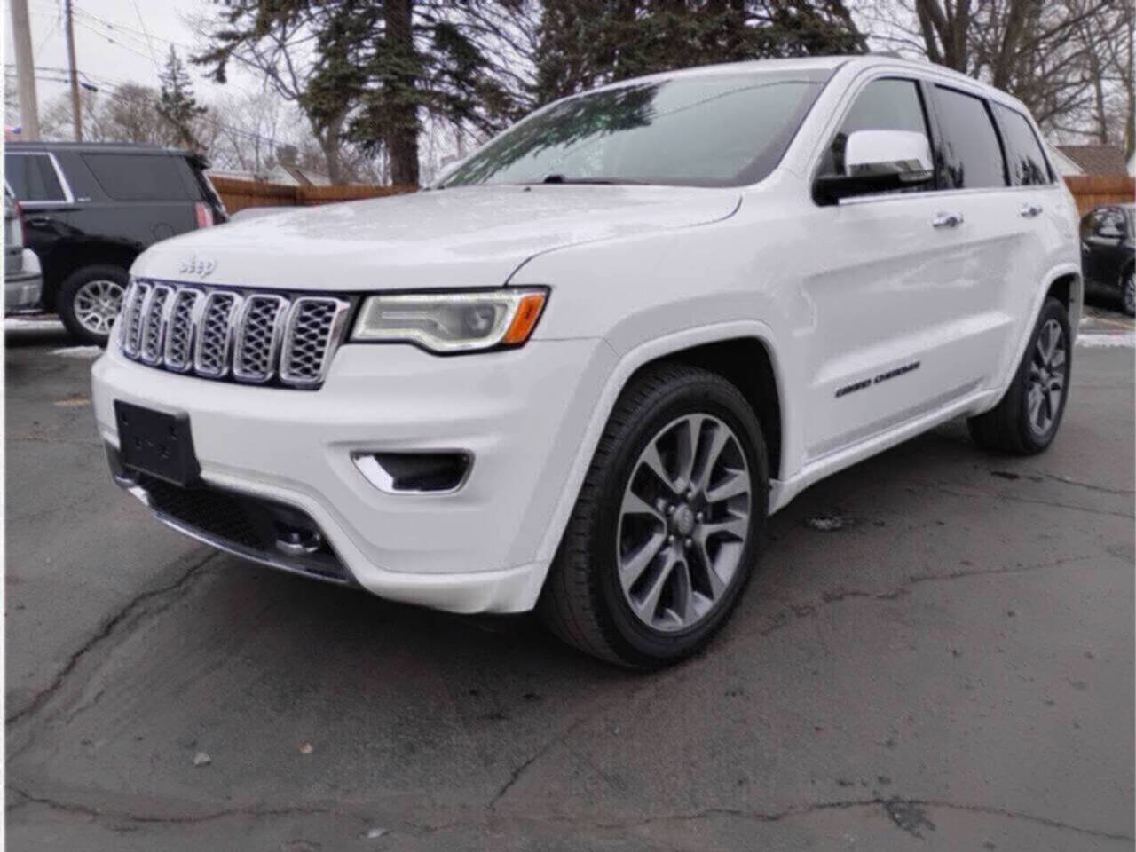 Used 2018 Jeep Grand Cherokee Overland AWD/4WD image 3