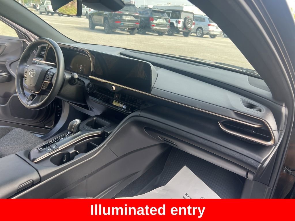 Used 2023 Toyota Crown AWD/4WD image 11