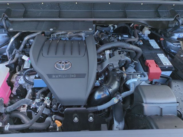 Used 2023 Toyota Highlander XLE FWD image 23