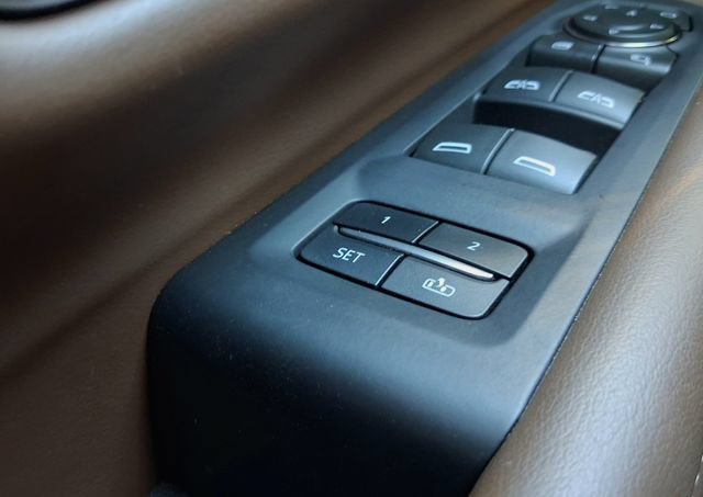Used 2024 Chevrolet Tahoe High Country RWD image 9