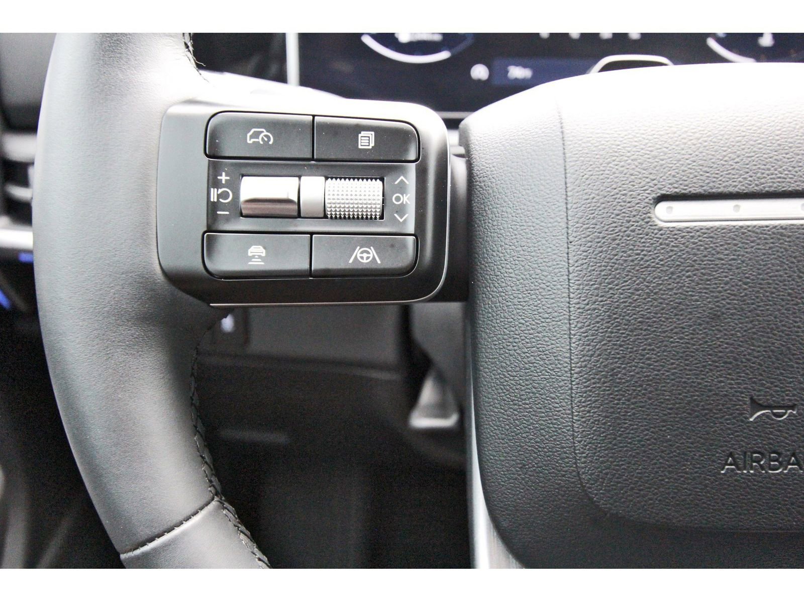 Used 2025 Hyundai Santa Fe Limited image 20