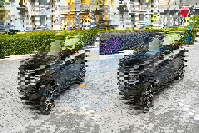 Used 2020 Rolls-Royce Cullinan Black Badge image 9