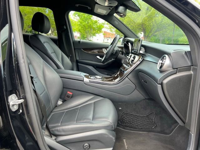 Used 2019 Mercedes-Benz GLC 300 4MATIC image 24