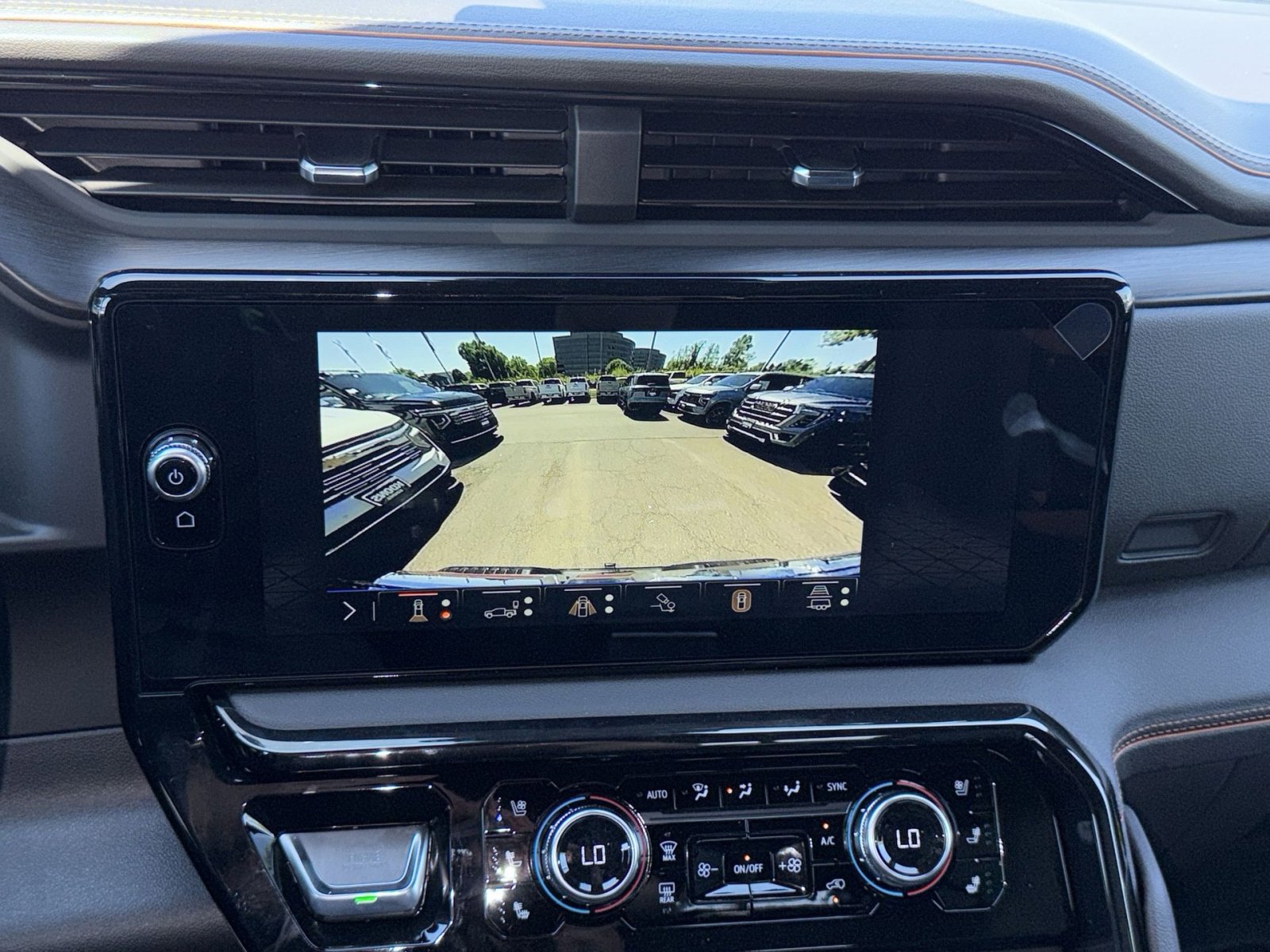 New 2026 GMC Sierra 1500 AT4 w/ AT4 Premium Package AWD/4WD image 19