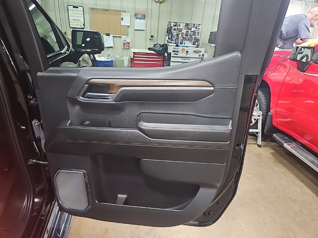 Used 2024 Chevrolet Silverado 1500 High Country w/ High Country Premium Package image 30