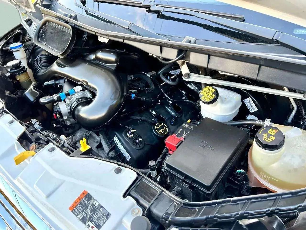 Used 2019 Ford Transit 250 130 Low Roof w/ Exterior Upgrade Package image 23