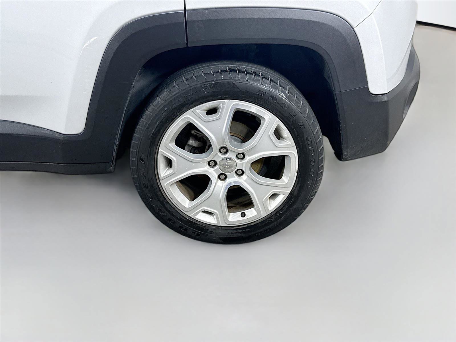 Used 2017 Jeep Renegade Limited FWD image 29