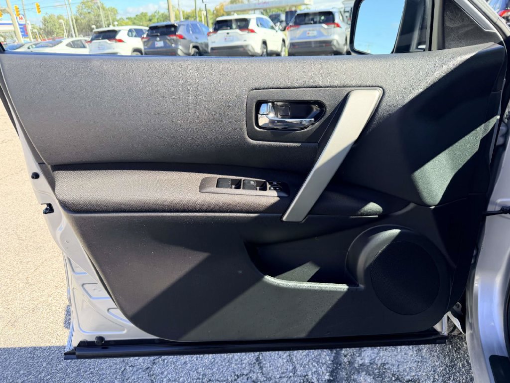 Used 2015 Nissan Rogue S w/ Convenience Package FWD image 17