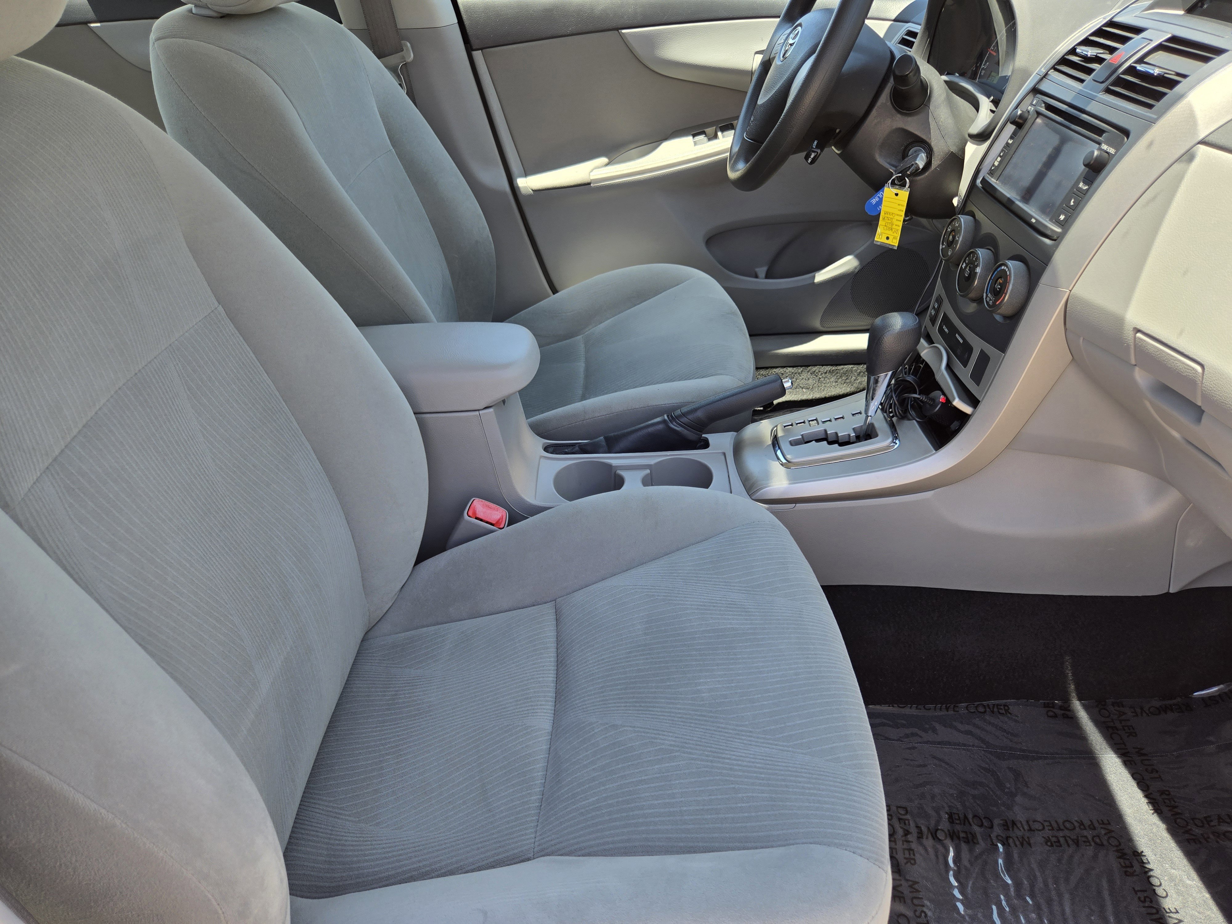 Used 2013 Toyota Corolla LE FWD image 14