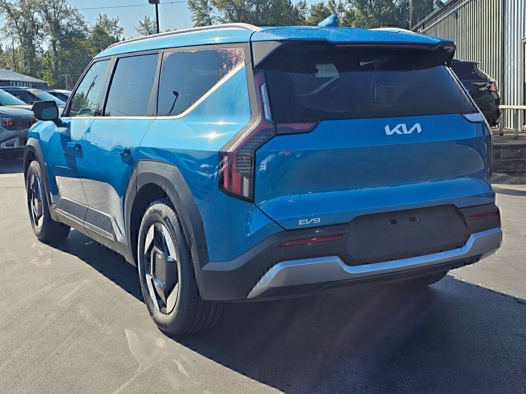 New 2026 Kia EV9 Wind AWD/4WD image 3