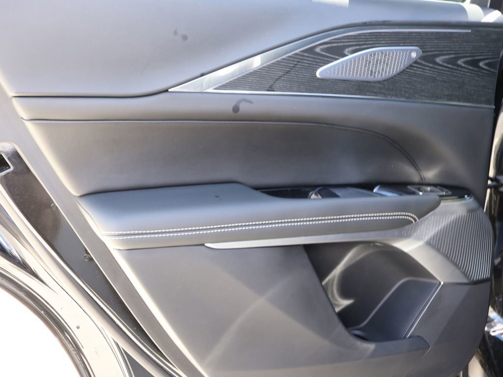 Used 2024 Cadillac Lyriq Luxury image 18