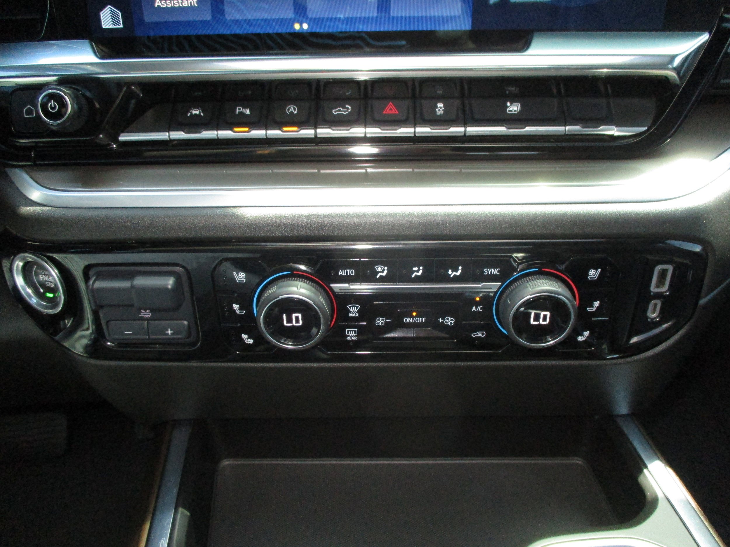 Used 2022 Chevrolet Silverado 1500 High Country w/ High Country Premium Package AWD/4WD image 30