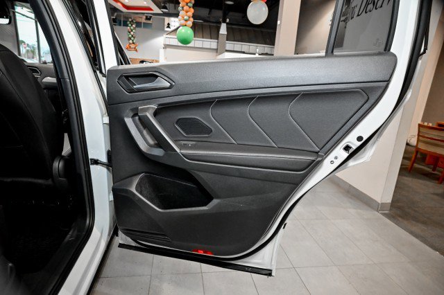 Used 2024 Volkswagen Tiguan SE R-Line image 23