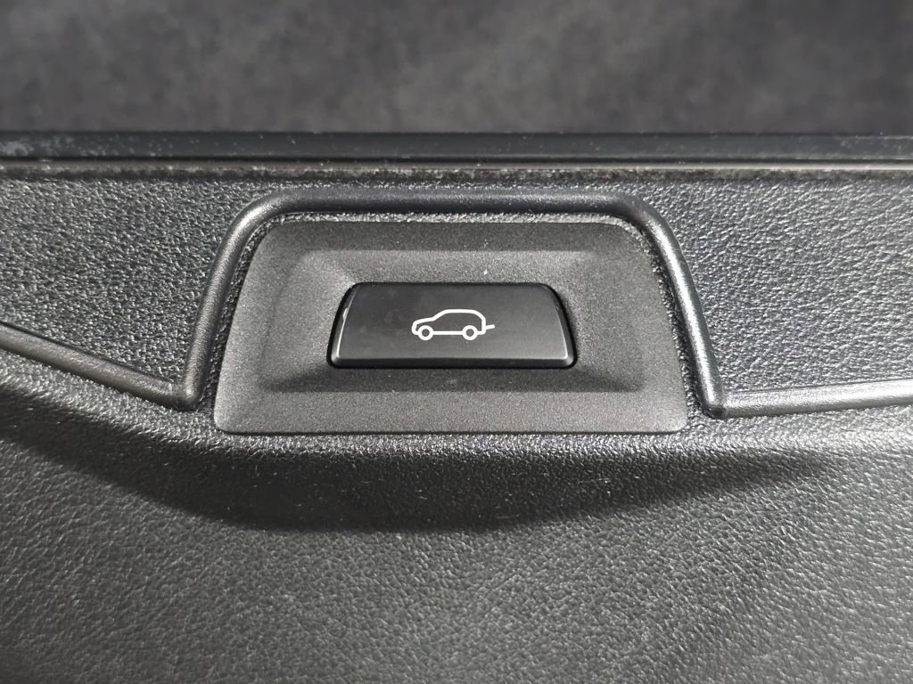 Certified 2025 BMW X5 xDrive40i w/ Executive Package image 12