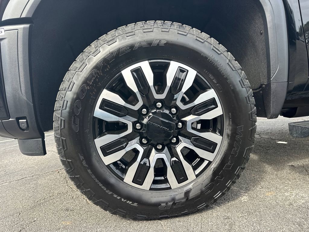 Used 2026 GMC Sierra 2500 Denali Ultimate image 12