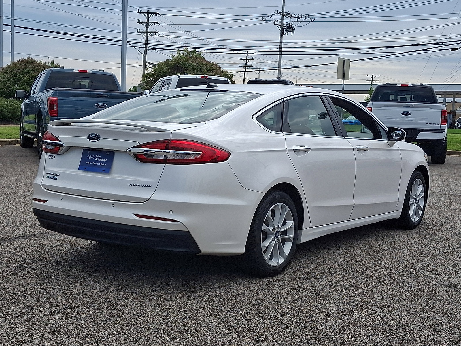 Used 2019 Ford Fusion Energi Titanium FWD image 11